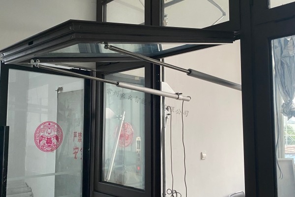 鏈條式電動開窗器與螺桿式電動開窗器的工作原理和使用的優勢