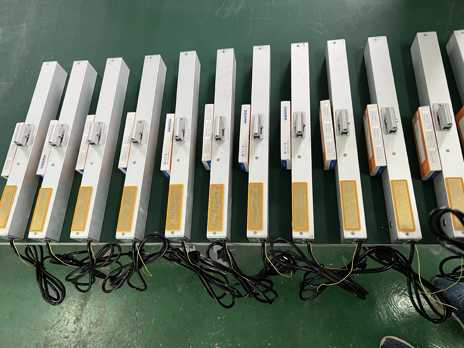 上懸窗用哪一種手搖開窗器，手搖上懸窗開啟窗視頻